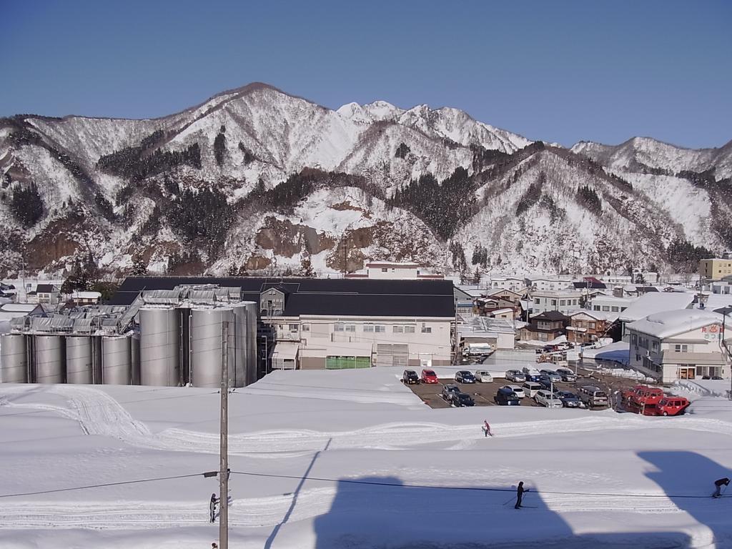Hotel New Mondo Yuzawa  Exteriör bild