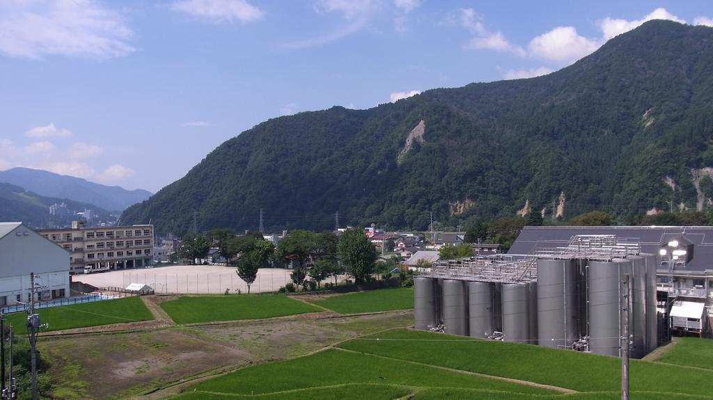 Hotel New Mondo Yuzawa  Exteriör bild