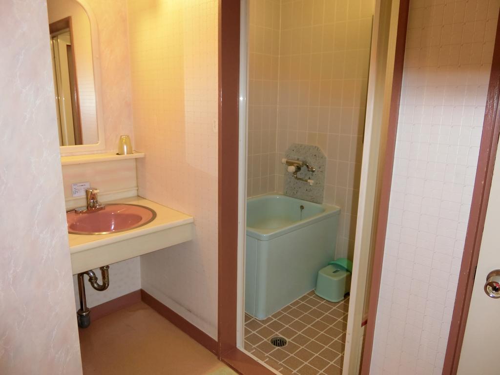 Hotel New Mondo Yuzawa  Exteriör bild
